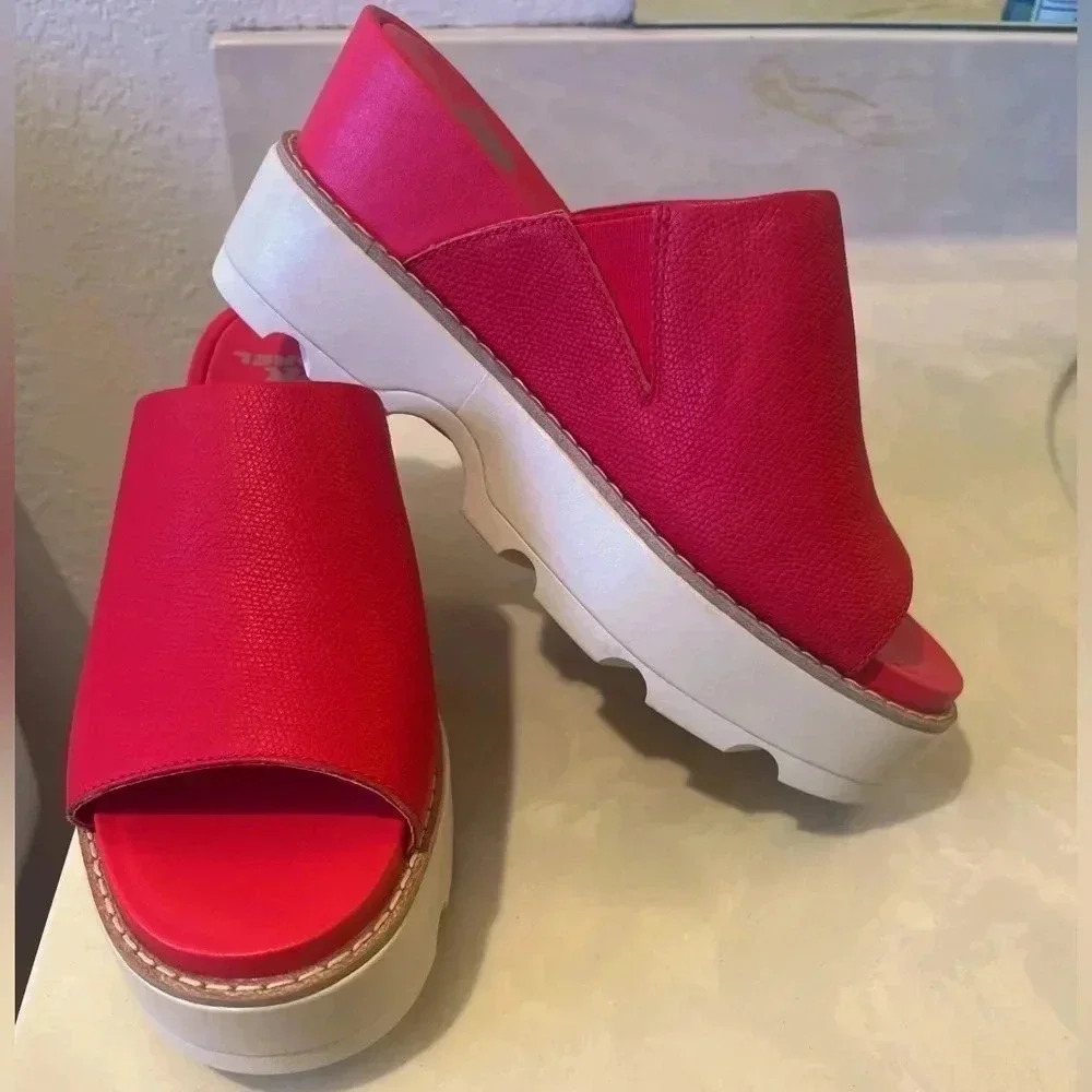 Sorel Women's Wedges in Red and White